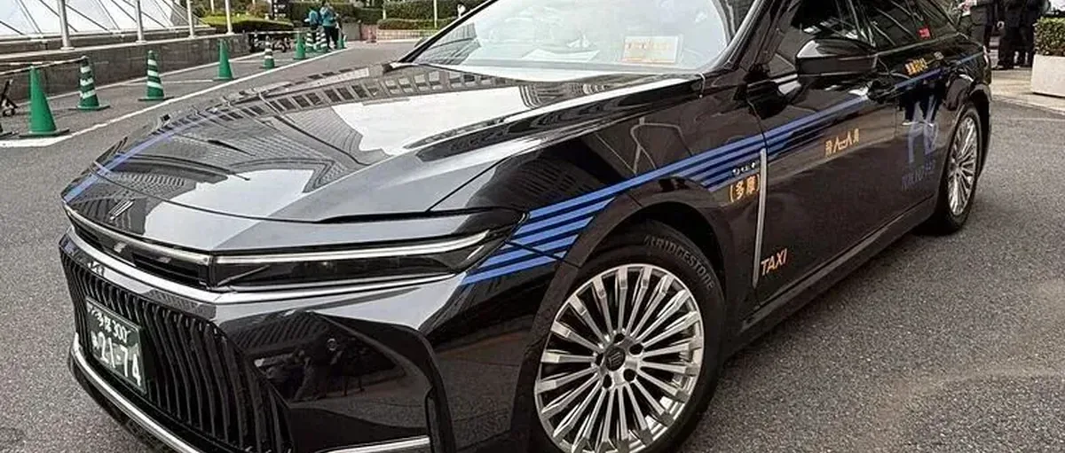 试乘东京的丰田皇冠氢燃料电池出租车 我唯一担心的是…