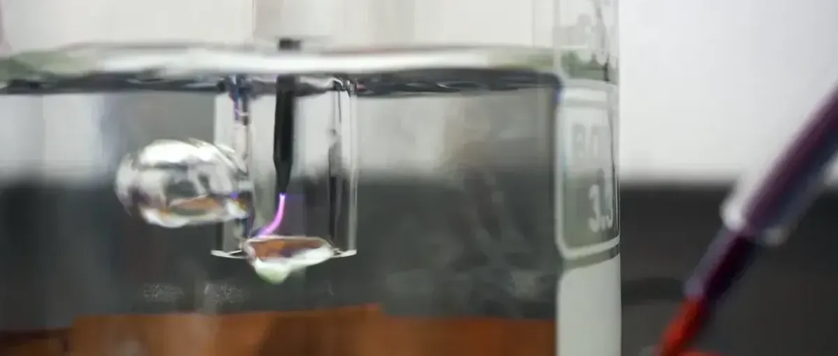 用AI选新型催化剂:绿色氨产量提升七倍!