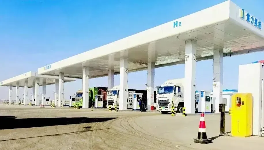 海外热议：中国新疆建成全球最大加氢站