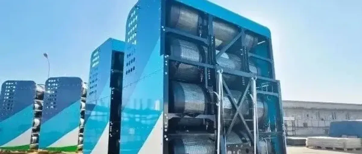 荣程新能:国内首次大批量200KW氢燃料重卡下线